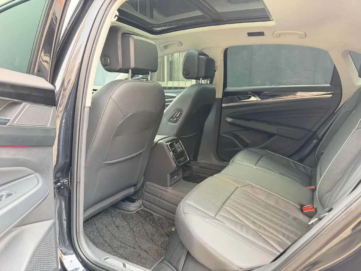 2023 Volkswagen Passat 2.0T 186HP L4 7DCT,autocango,china used car exporter,china ev exporter,chinese used car exporter,chinese used ev exporter