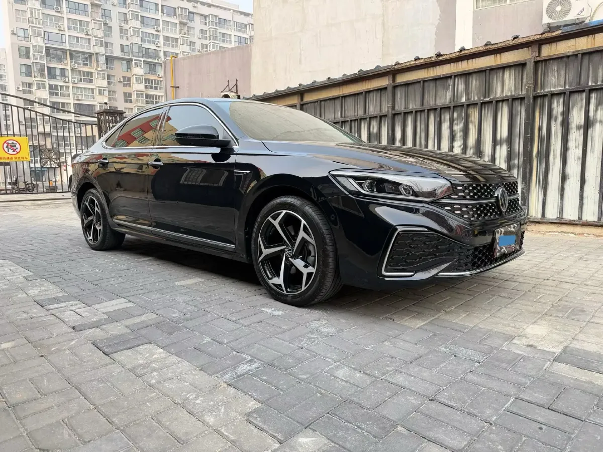 2023 Volkswagen Passat 2.0T 186HP L4 7DCT,autocango,china used car exporter,china ev exporter,chinese used car exporter,chinese used ev exporter