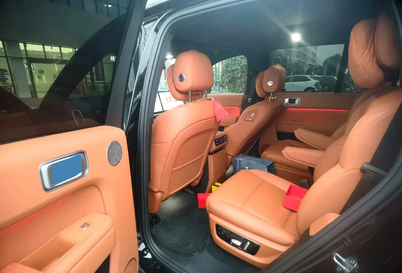 2025 Li L8 Range Extended 154HP REEV,autocango,china used car exporter,china ev exporter,chinese used car exporter,chinese used ev exporter