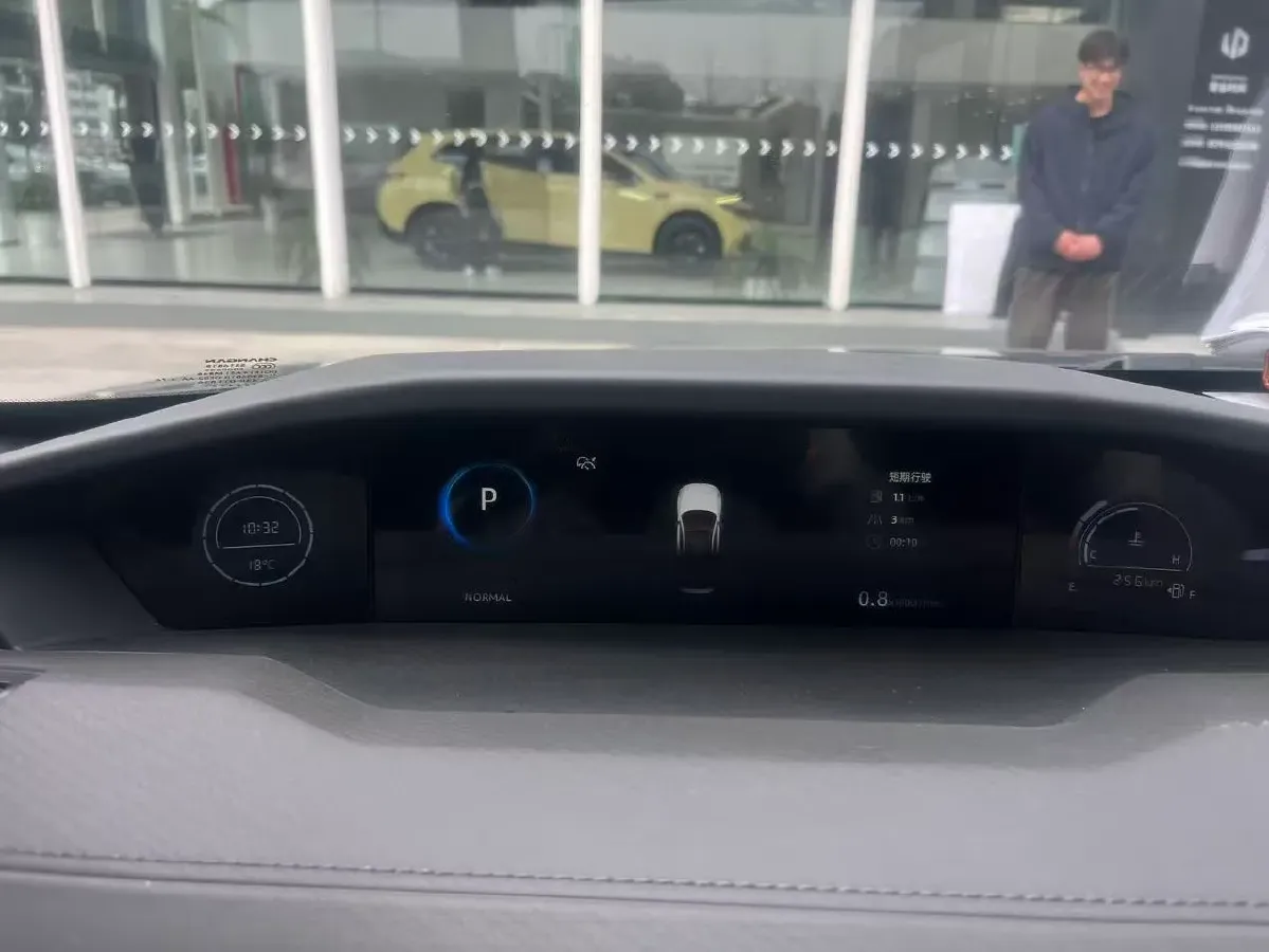 2023 ChangAn UNI-V 1.5T 188HP L4 7DCT,autocango,china used car exporter,china ev exporter,chinese used car exporter,chinese used ev exporter