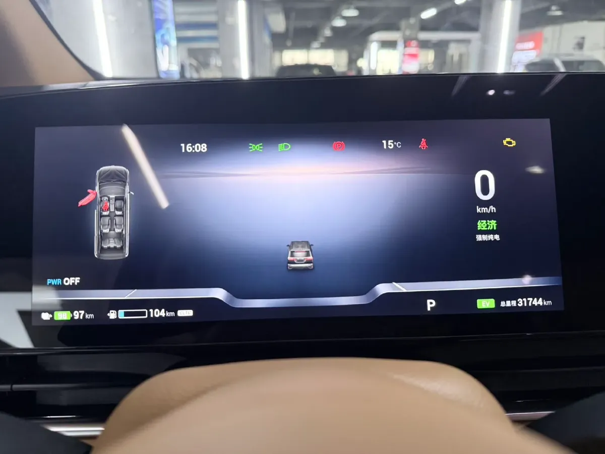 2024 Voyah Dream 1.5T 150HP L4 PHEV 43KWH,autocango,china used car exporter,china ev exporter,chinese used car exporter,chinese used ev exporter