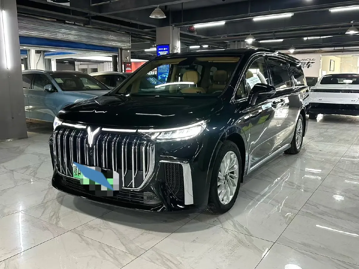 2024 Voyah Dream 1.5T 150HP L4 PHEV 43KWH,autocango,china used car exporter,china ev exporter,chinese used car exporter,chinese used ev exporter
