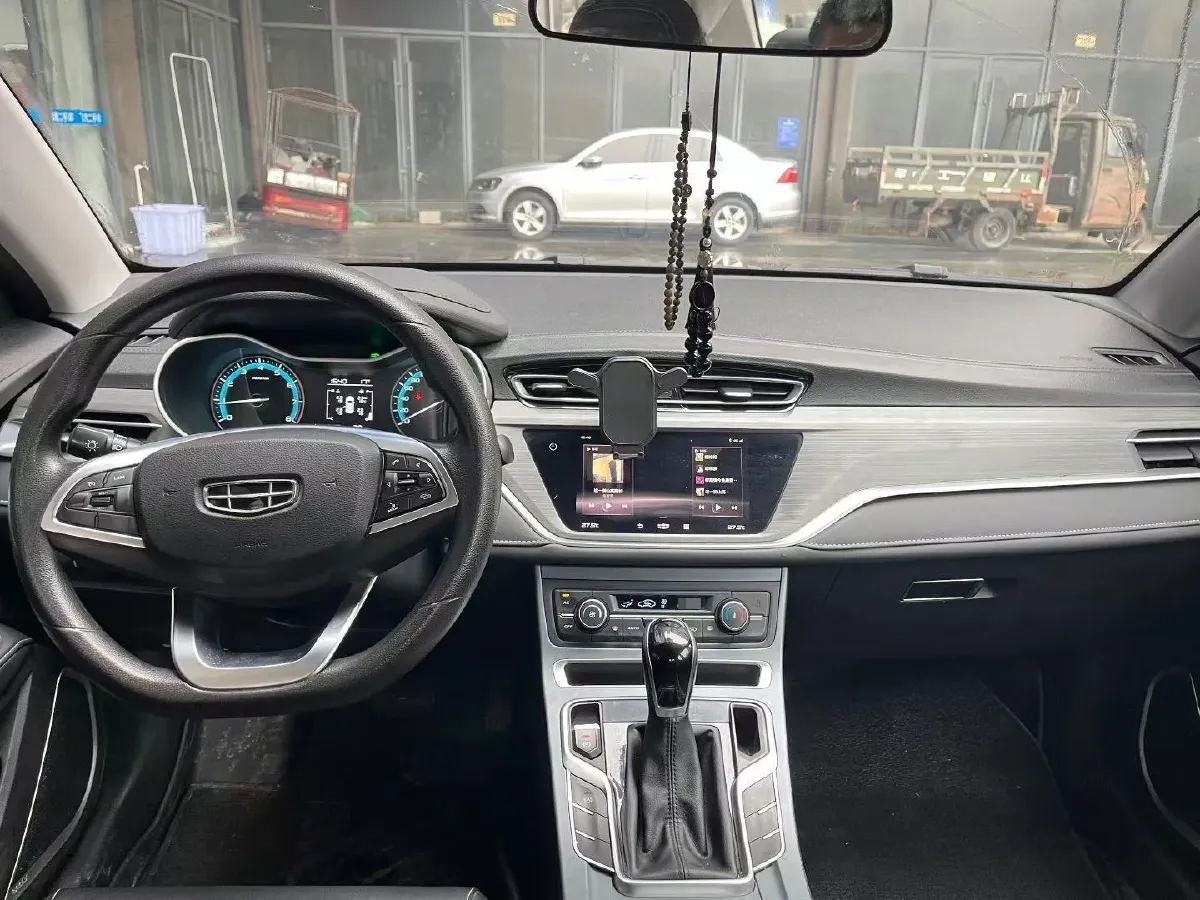 2021 BaoJun 530 1.5T 147HP L4 CVT,autocango,china used car exporter,china ev exporter,chinese used car exporter,chinese used ev exporter