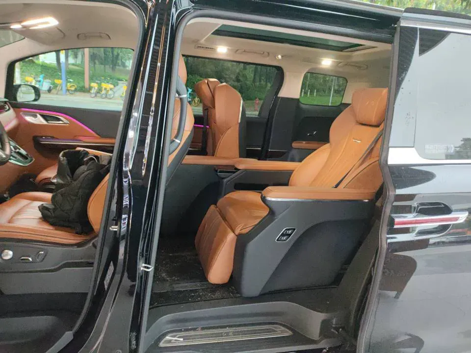 2023 HongQi HQ9 2.0T 252HP L4 8AT,autocango,china used car exporter,china ev exporter,chinese used car exporter,chinese used ev exporter