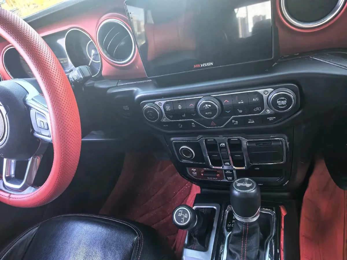 2021 Jeep Wrangler 2.0T 266HP L4 8AT,autocango,china used car exporter,china ev exporter,chinese used car exporter,chinese used ev exporter