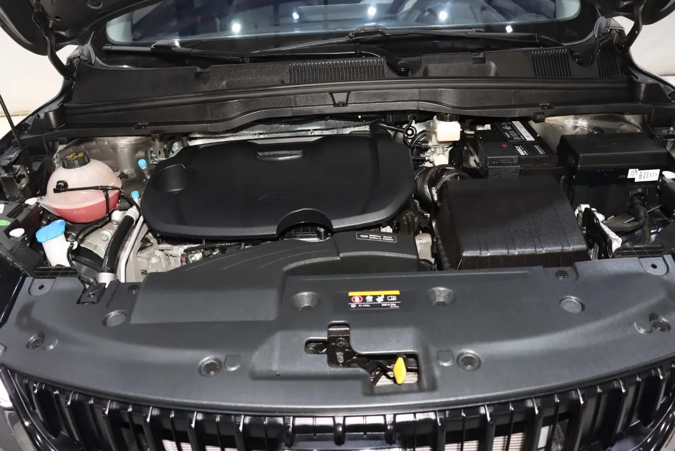 2023 Geely Coolray 1.5T 181HP L4 7DCT,autocango,china used car exporter,china ev exporter,chinese used car exporter,chinese used ev exporter