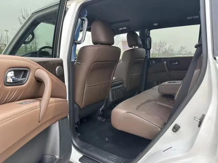 2023 Nissan Patrol 5.6L 400HP V8 7AT,autocango,china used car exporter,china ev exporter,chinese used car exporter,chinese used ev exporter