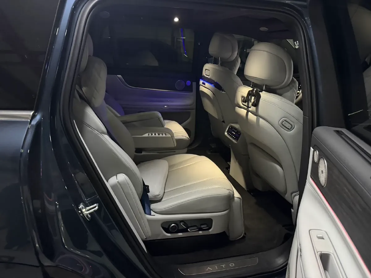 2024 AITO AITO M9 1.5T 152HP L4 REEV 42KWH,autocango,china used car exporter,china ev exporter,chinese used car exporter,chinese used ev exporter