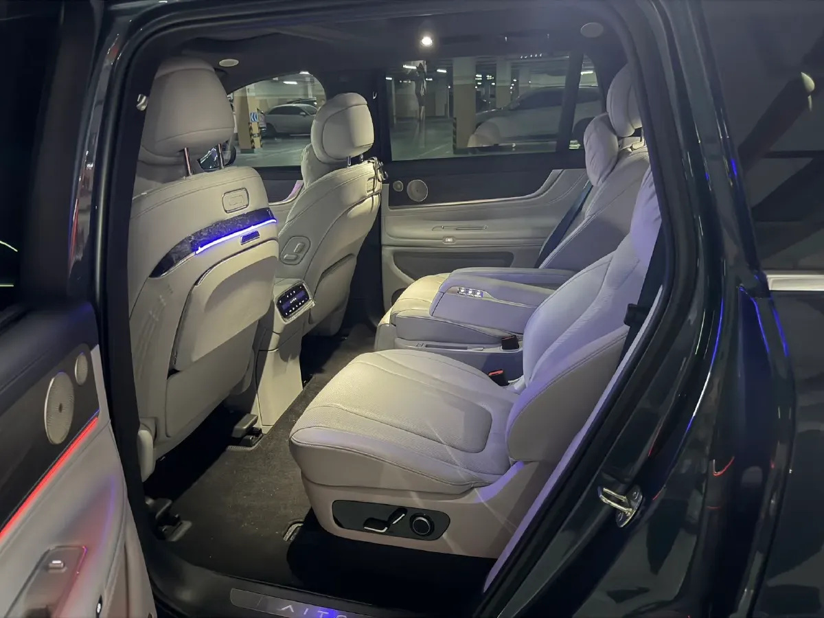 2024 AITO AITO M9 1.5T 152HP L4 REEV 42KWH,autocango,china used car exporter,china ev exporter,chinese used car exporter,chinese used ev exporter