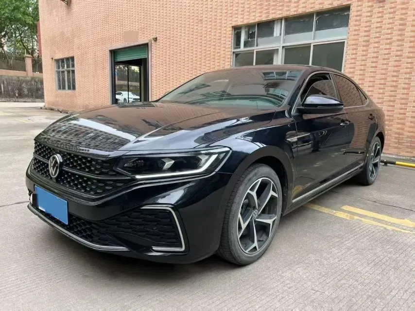 2024 Volkswagen Passat 2.0T 220HP L4 7DCT,autocango,china used car exporter,china ev exporter,chinese used car exporter,chinese used ev exporter
