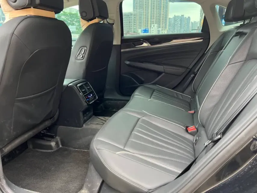 2024 Volkswagen Passat 2.0T 220HP L4 7DCT,autocango,china used car exporter,china ev exporter,chinese used car exporter,chinese used ev exporter