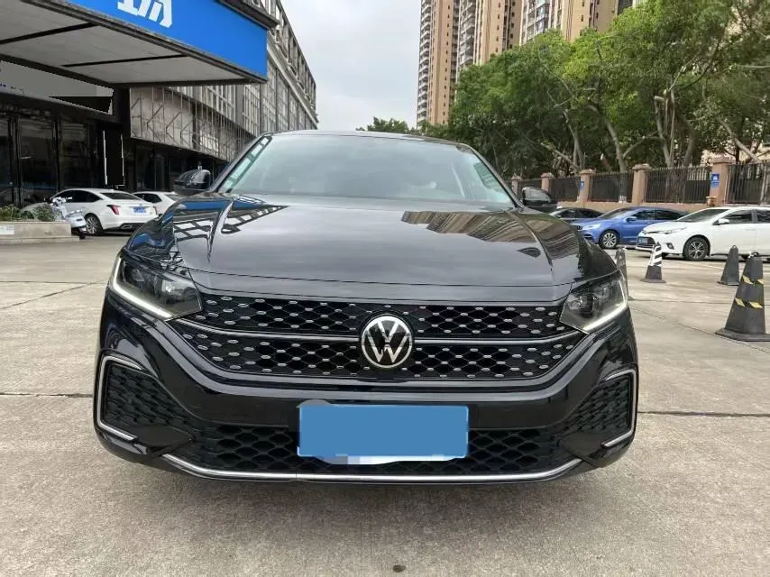 2024 Volkswagen Passat 2.0T 220HP L4 7DCT,autocango,china used car exporter,china ev exporter,chinese used car exporter,chinese used ev exporter