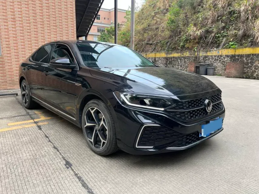 2024 Volkswagen Passat 2.0T 220HP L4 7DCT,autocango,china used car exporter,china ev exporter,chinese used car exporter,chinese used ev exporter