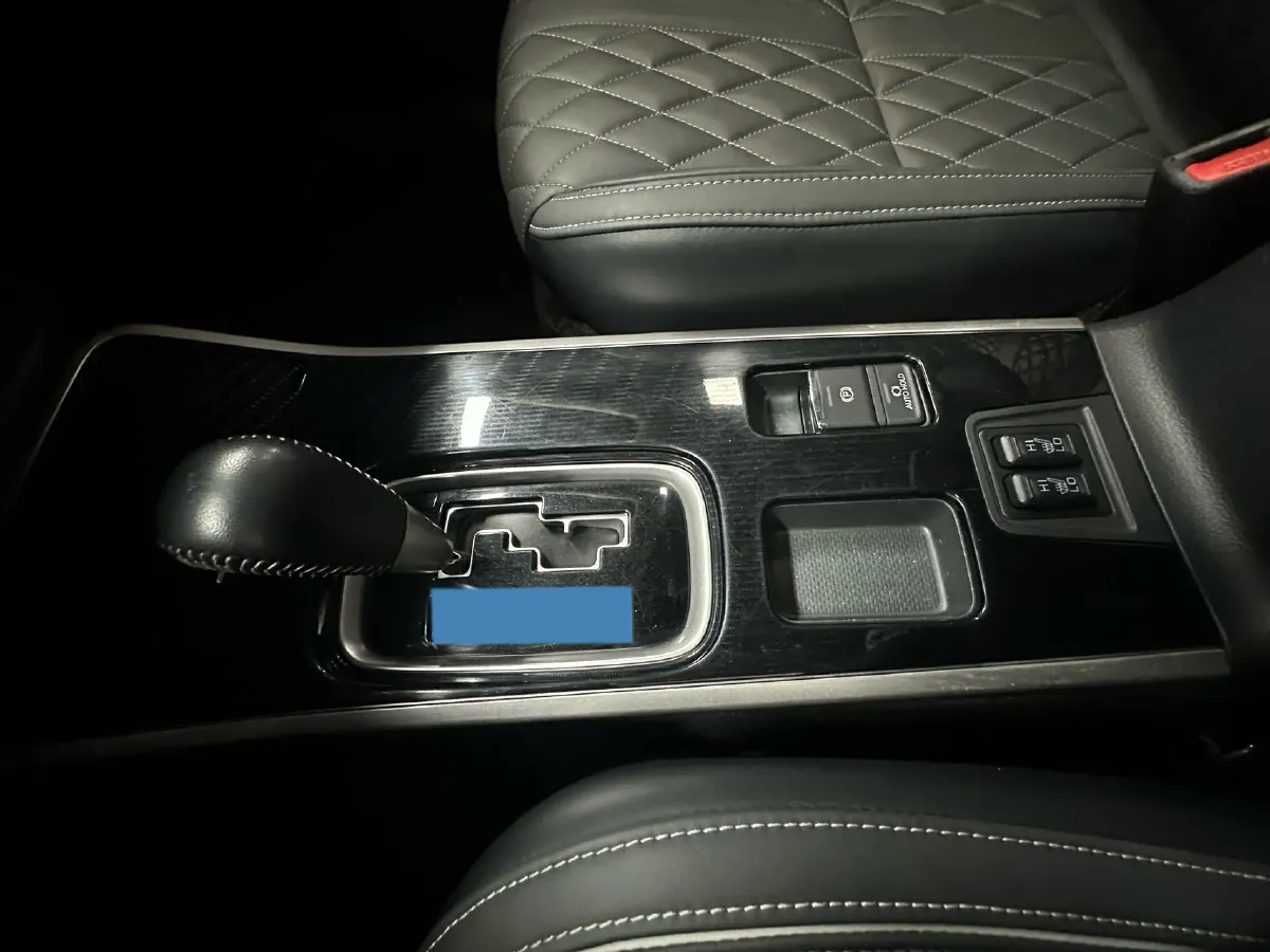 2020 Mitsubishi Outlander 2.0L 166HP L4 CVT,autocango,china used car exporter,china ev exporter,chinese used car exporter,chinese used ev exporter