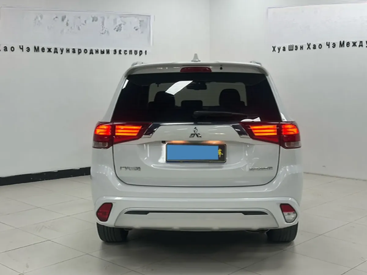 2020 Mitsubishi Outlander 2.0L 166HP L4 CVT,autocango,china used car exporter,china ev exporter,chinese used car exporter,chinese used ev exporter