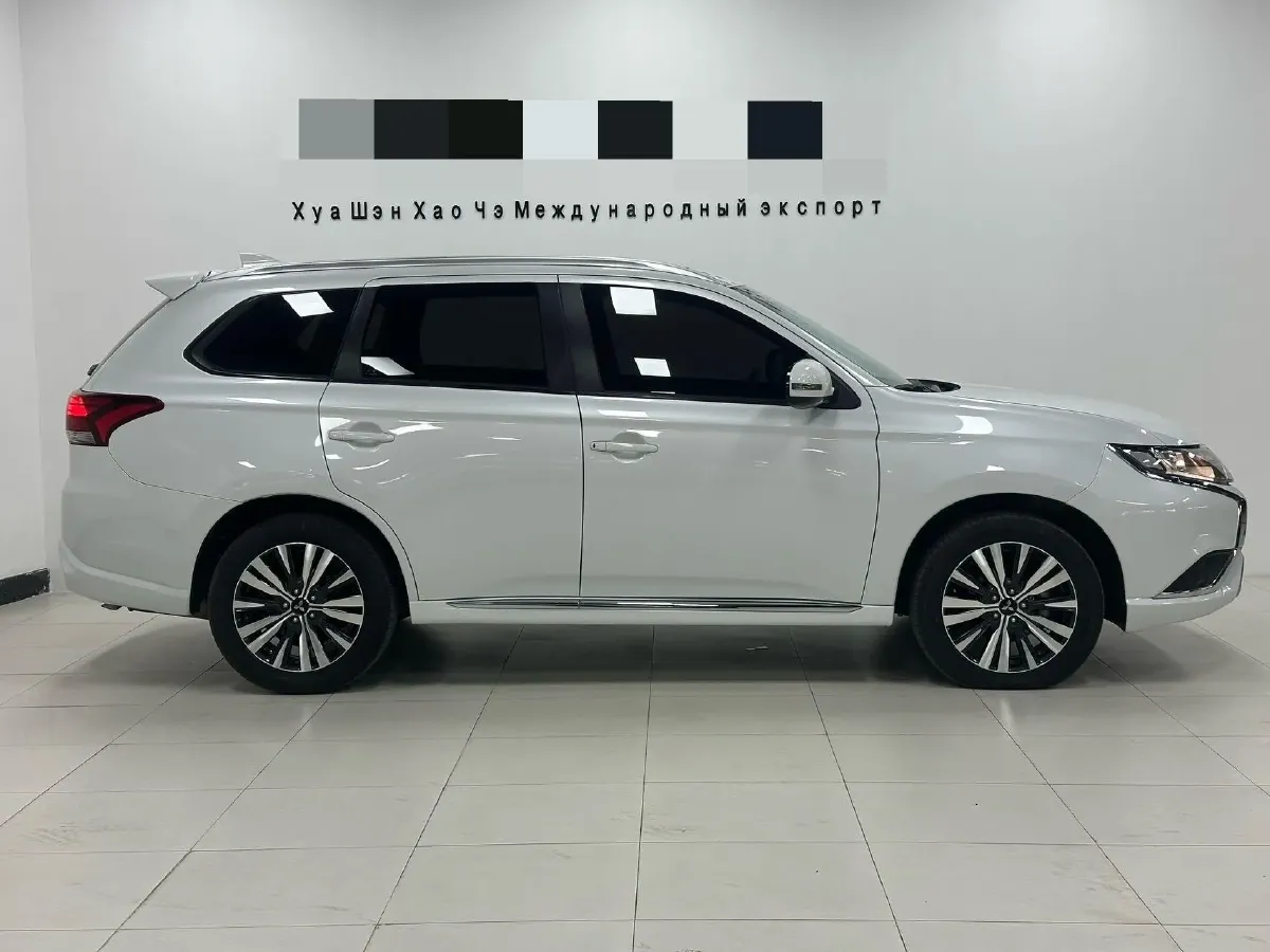 2020 Mitsubishi Outlander 2.0L 166HP L4 CVT,autocango,china used car exporter,china ev exporter,chinese used car exporter,chinese used ev exporter