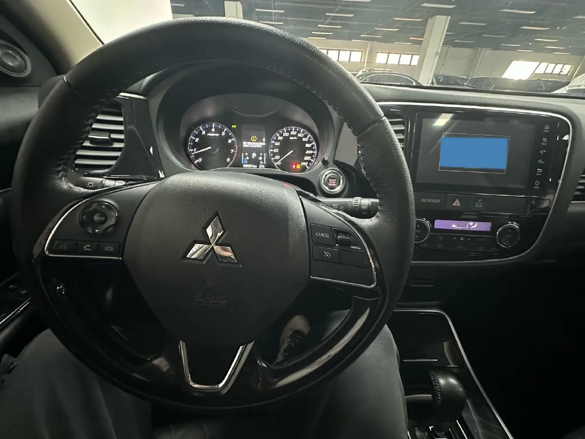 2020 Mitsubishi Outlander 2.0L 166HP L4 CVT,autocango,china used car exporter,china ev exporter,chinese used car exporter,chinese used ev exporter