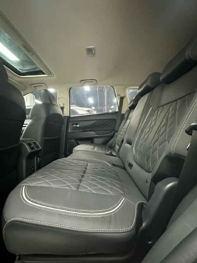 2020 Mitsubishi Outlander 2.0L 166HP L4 CVT,autocango,china used car exporter,china ev exporter,chinese used car exporter,chinese used ev exporter