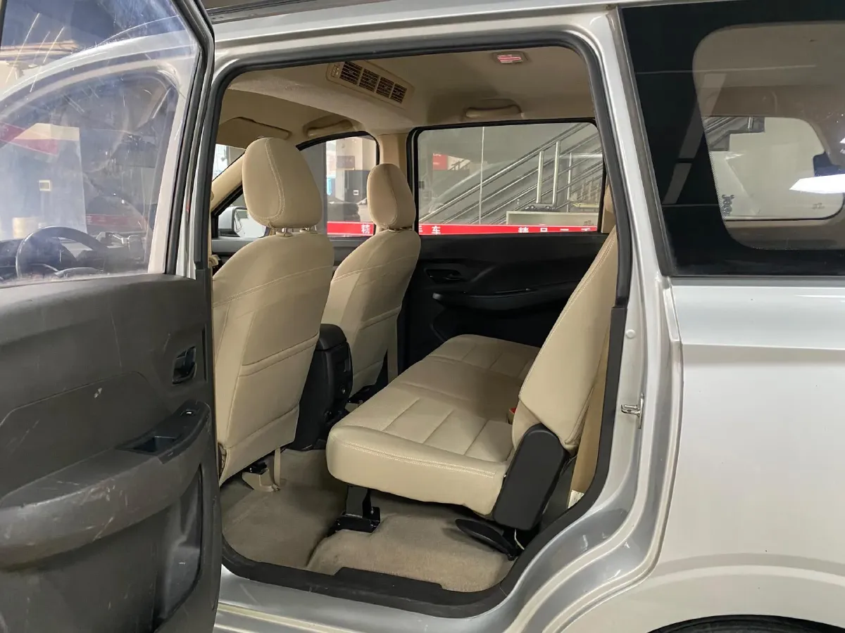 2019 WuLing HongGuang 1.5L 99HP L4 6MT,autocango,china used car exporter,china ev exporter,chinese used car exporter,chinese used ev exporter