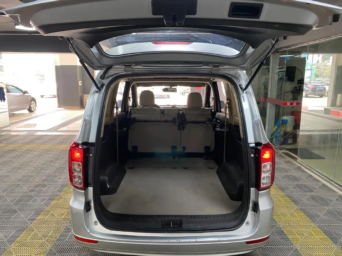 2019 WuLing HongGuang 1.5L 99HP L4 6MT,autocango,china used car exporter,china ev exporter,chinese used car exporter,chinese used ev exporter