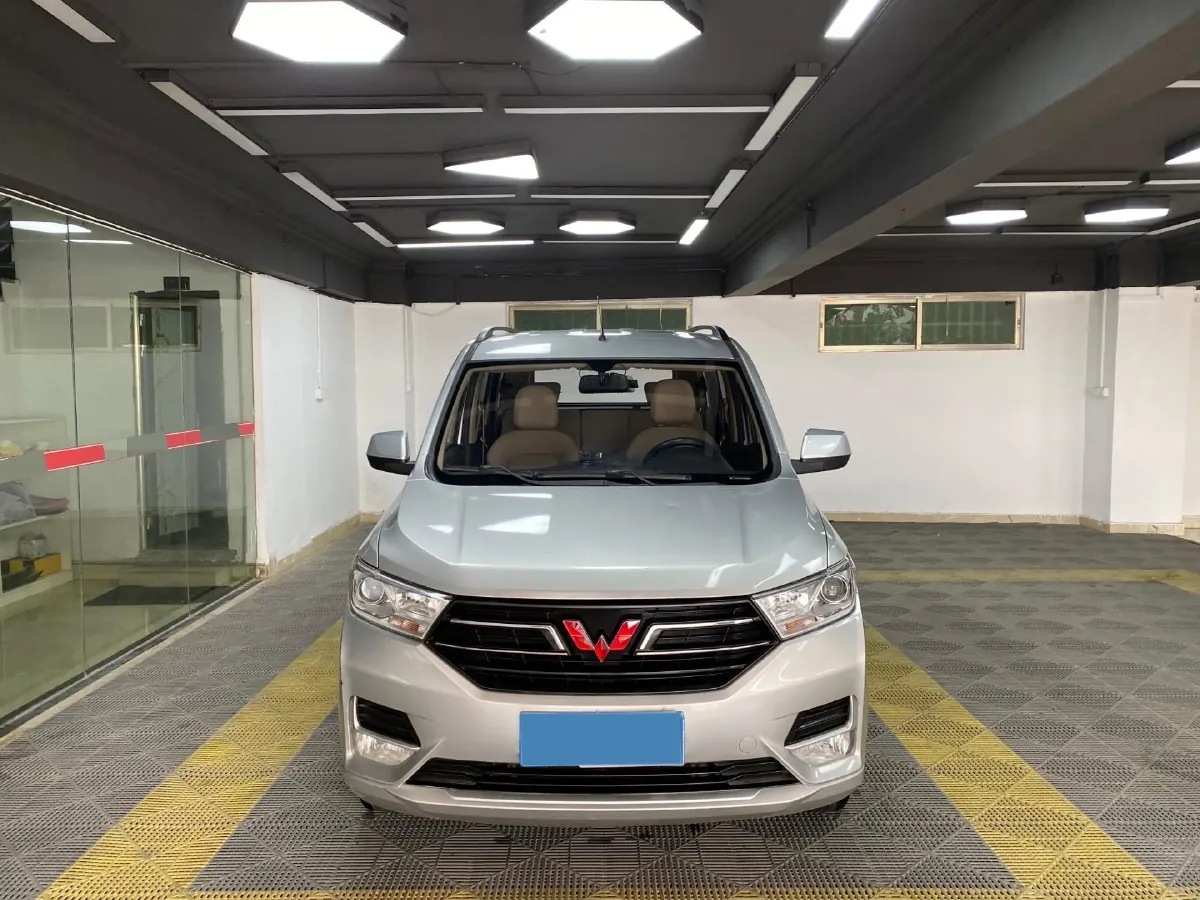 2019 WuLing HongGuang 1.5L 99HP L4 6MT,autocango,china used car exporter,china ev exporter,chinese used car exporter,chinese used ev exporter