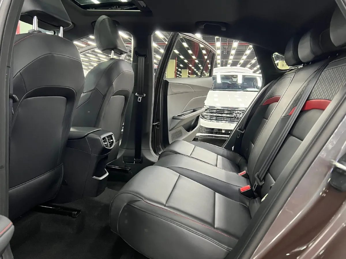 2025 MG 5 1.5T 181HP L4 7DCT,autocango,china used car exporter,china ev exporter,chinese used car exporter,chinese used ev exporter