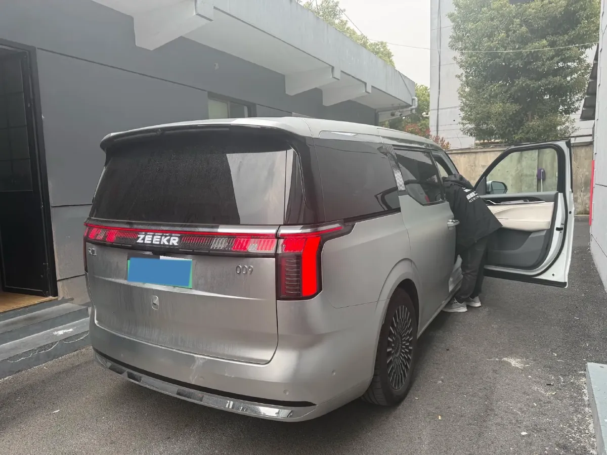 2024 Zeekr 009 BEV 108KWH,autocango,china used car exporter,china ev exporter,chinese used car exporter,chinese used ev exporter
