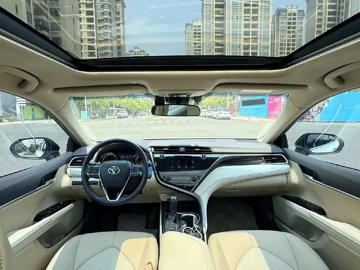 2019 Toyota Camry 2.5L 209HP L4 8AT,autocango,china used car exporter,china ev exporter,chinese used car exporter,chinese used ev exporter