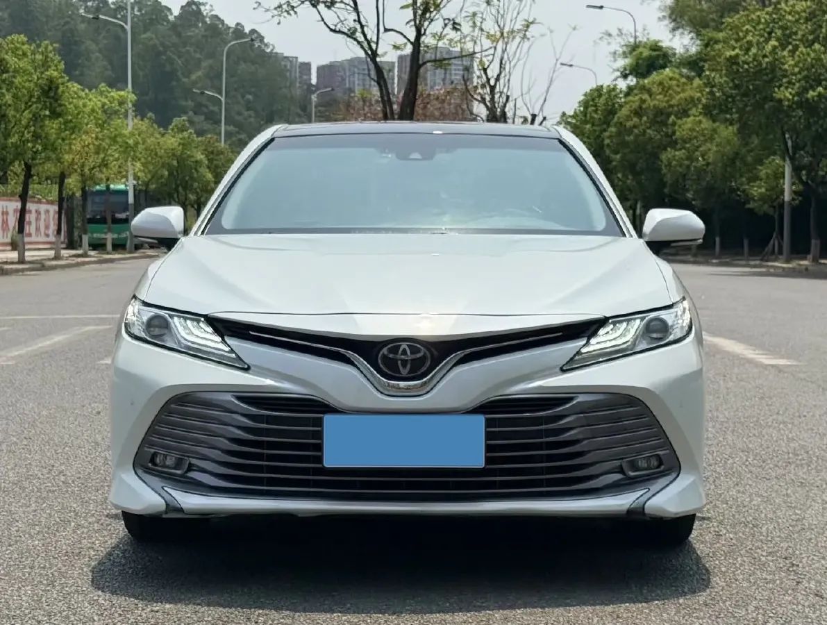 2019 Toyota Camry 2.5L 209HP L4 8AT,autocango,china used car exporter,china ev exporter,chinese used car exporter,chinese used ev exporter