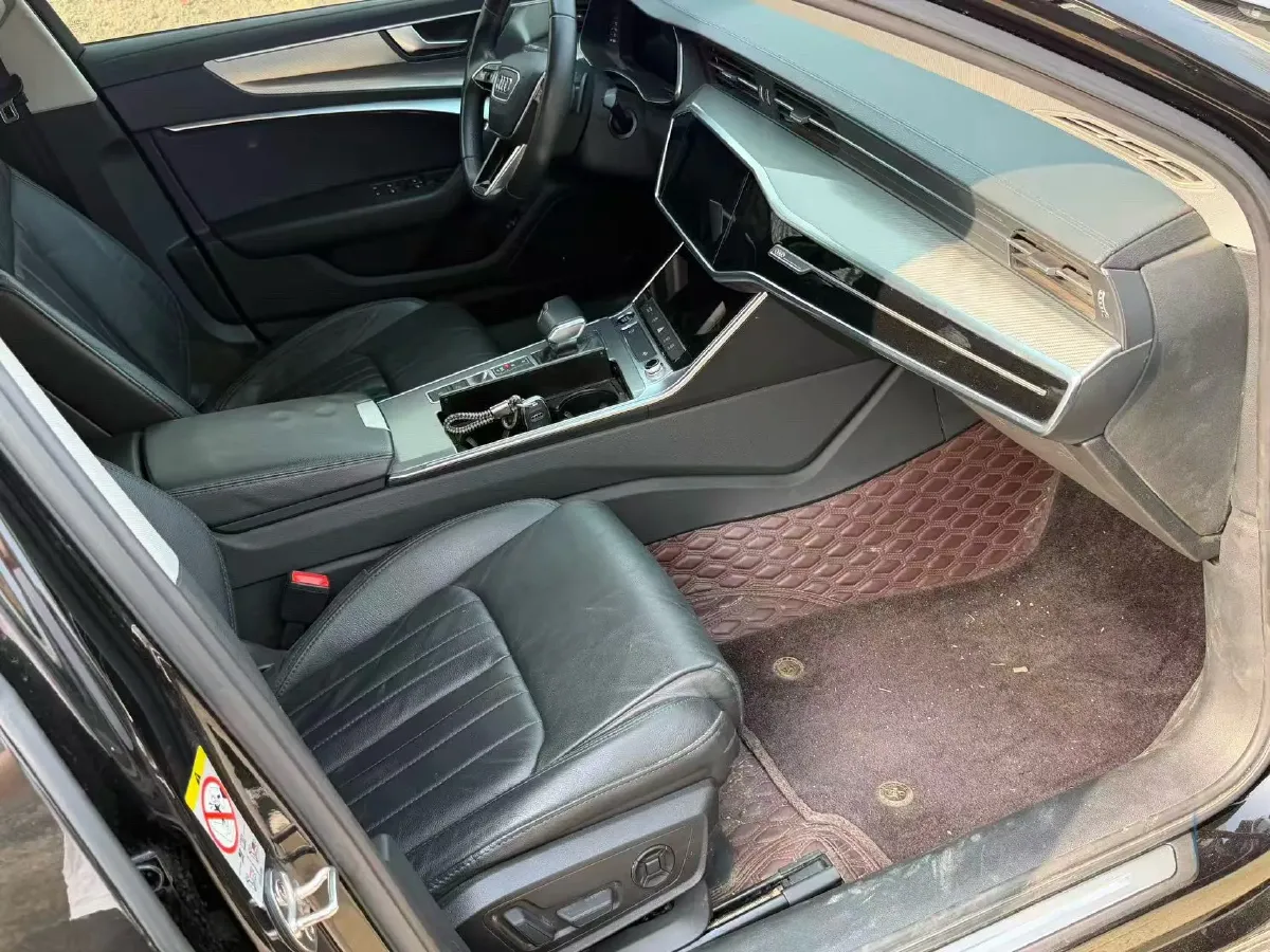 2021 Audi A6L 2.0T 224HP L4 7DCT,autocango,china used car exporter,china ev exporter,chinese used car exporter,chinese used ev exporter