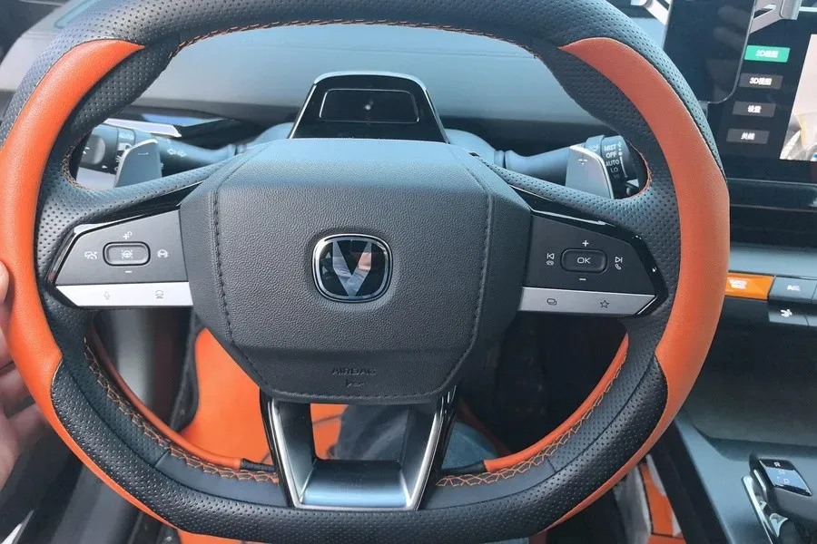 2024 ChangAn UNI-V 1.5T 188HP L4 7DCT,autocango,china used car exporter,china ev exporter,chinese used car exporter,chinese used ev exporter