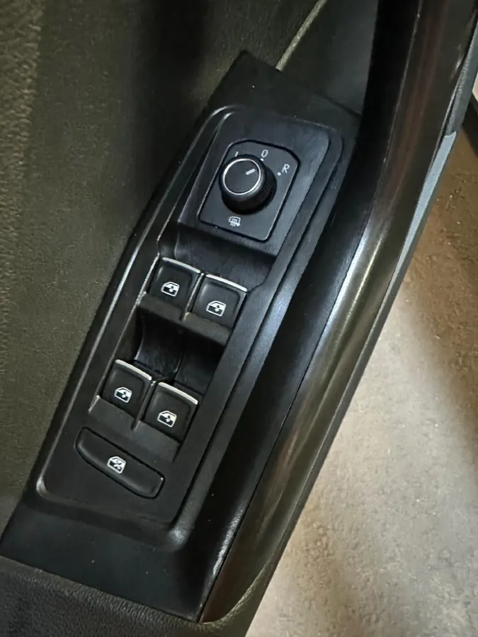 2022 Volkswagen T-Roc 1.4T 150HP L4 7DCT,autocango,china used car exporter,china ev exporter,chinese used car exporter,chinese used ev exporter