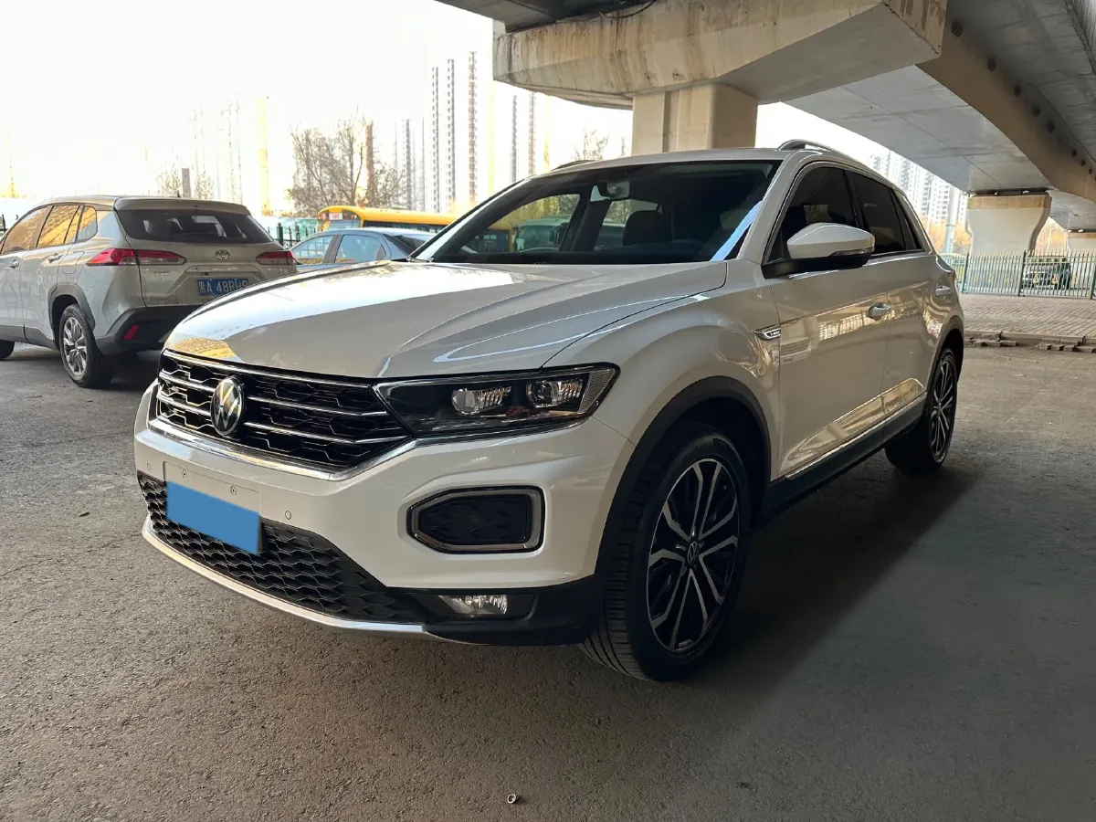 2022 Volkswagen T-Roc 1.4T 150HP L4 7DCT,autocango,china used car exporter,china ev exporter,chinese used car exporter,chinese used ev exporter