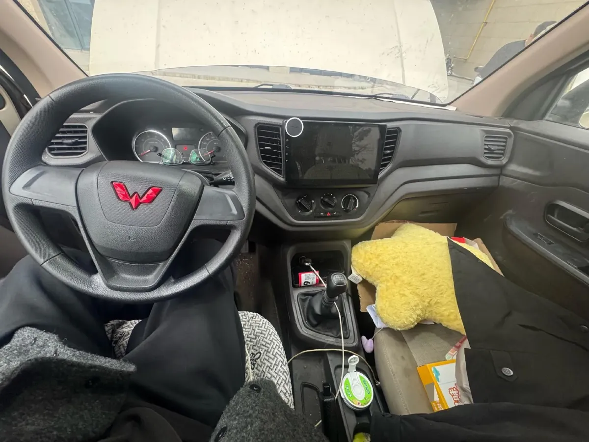 2020 WuLing HongGuang V 1.2L 76HP L4 5MT,autocango,china used car exporter,china ev exporter,chinese used car exporter,chinese used ev exporter