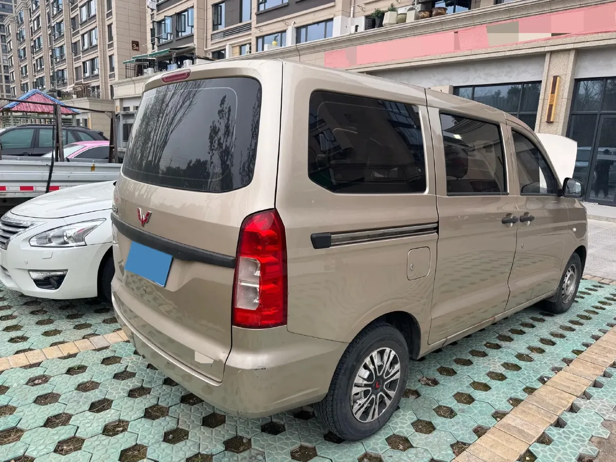 2020 WuLing HongGuang V 1.2L 76HP L4 5MT,autocango,china used car exporter,china ev exporter,chinese used car exporter,chinese used ev exporter