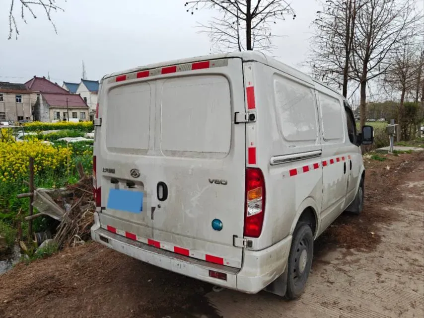 2023 MAXUS XinTu V80 2.0T 127HP L4 6MT,autocango,china used car exporter,china ev exporter,chinese used car exporter,chinese used ev exporter