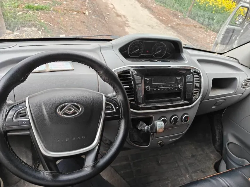 2023 MAXUS XinTu V80 2.0T 127HP L4 6MT,autocango,china used car exporter,china ev exporter,chinese used car exporter,chinese used ev exporter