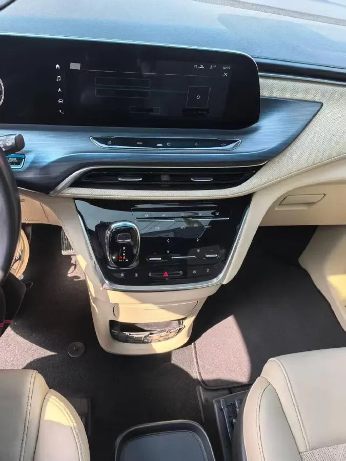 2022 Buick GL8 2.0T 237HP L4 9AT,autocango,china used car exporter,china ev exporter,chinese used car exporter,chinese used ev exporter