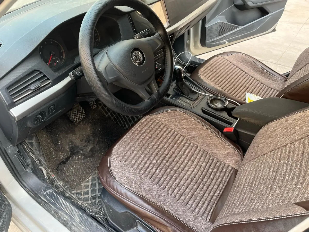 2019 Volkswagen T-Cross 1.5L 113HP L4 6AT,autocango,china used car exporter,china ev exporter,chinese used car exporter,chinese used ev exporter