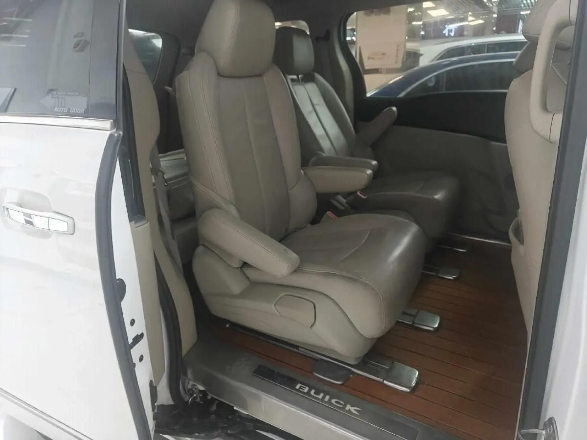 2018 Buick GL8 2.0T 260HP L4 6AT,autocango,china used car exporter,china ev exporter,chinese used car exporter,chinese used ev exporter