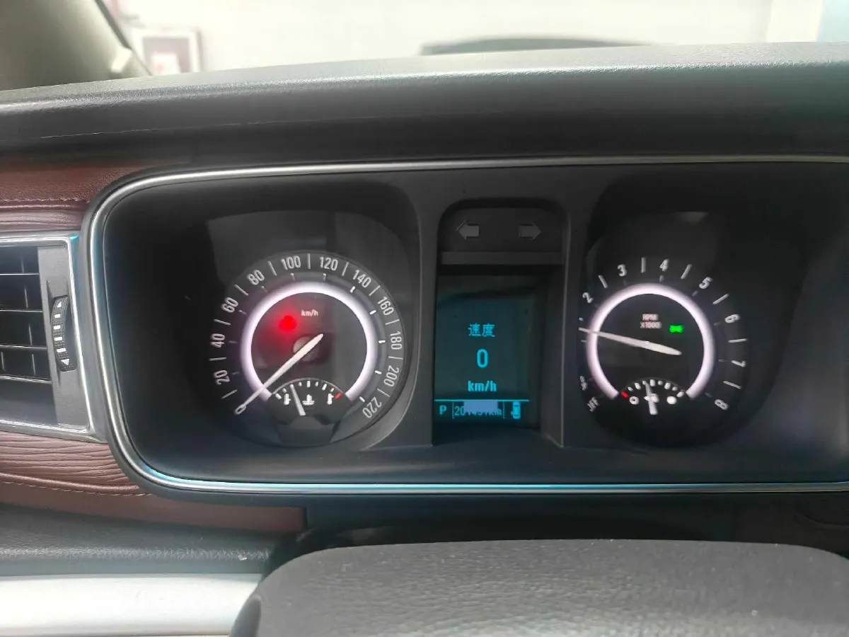 2018 Buick GL8 2.0T 260HP L4 6AT,autocango,china used car exporter,china ev exporter,chinese used car exporter,chinese used ev exporter