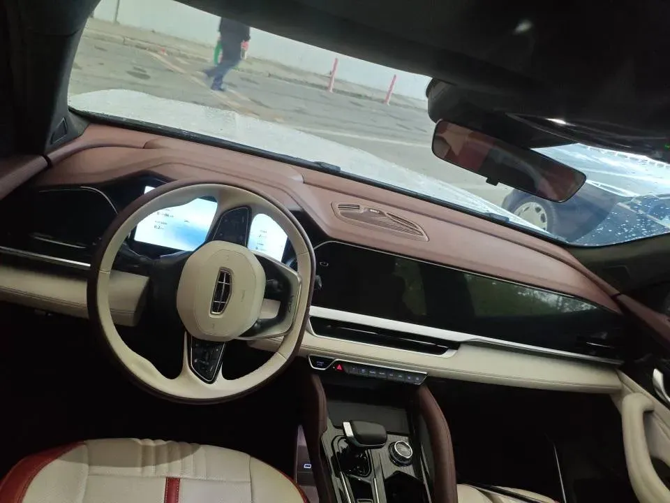 2024 Geely Monjaro 2.0T 238HP L4 8AT,autocango,china used car exporter,china ev exporter,chinese used car exporter,chinese used ev exporter