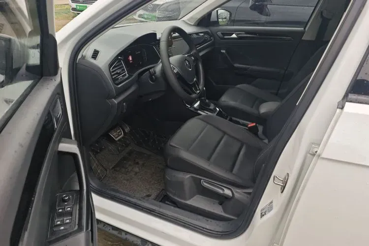 2021 Volkswagen T-Roc 1.4T 150HP L4 7DCT,autocango,china used car exporter,china ev exporter,chinese used car exporter,chinese used ev exporter