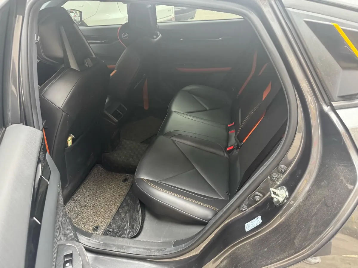 2022 ChangAn UNI-V 1.5T 188HP L4 7DCT,autocango,china used car exporter,china ev exporter,chinese used car exporter,chinese used ev exporter