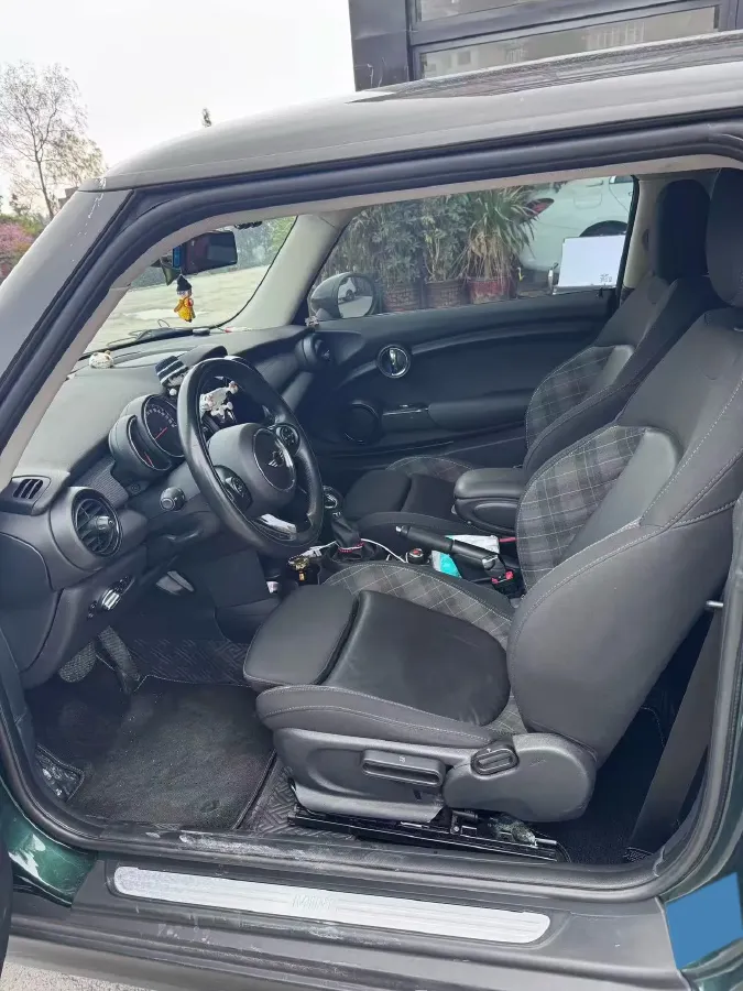 2018 MINI MINI 1.5T 136HP L3 6AT,autocango,china used car exporter,china ev exporter,chinese used car exporter,chinese used ev exporter