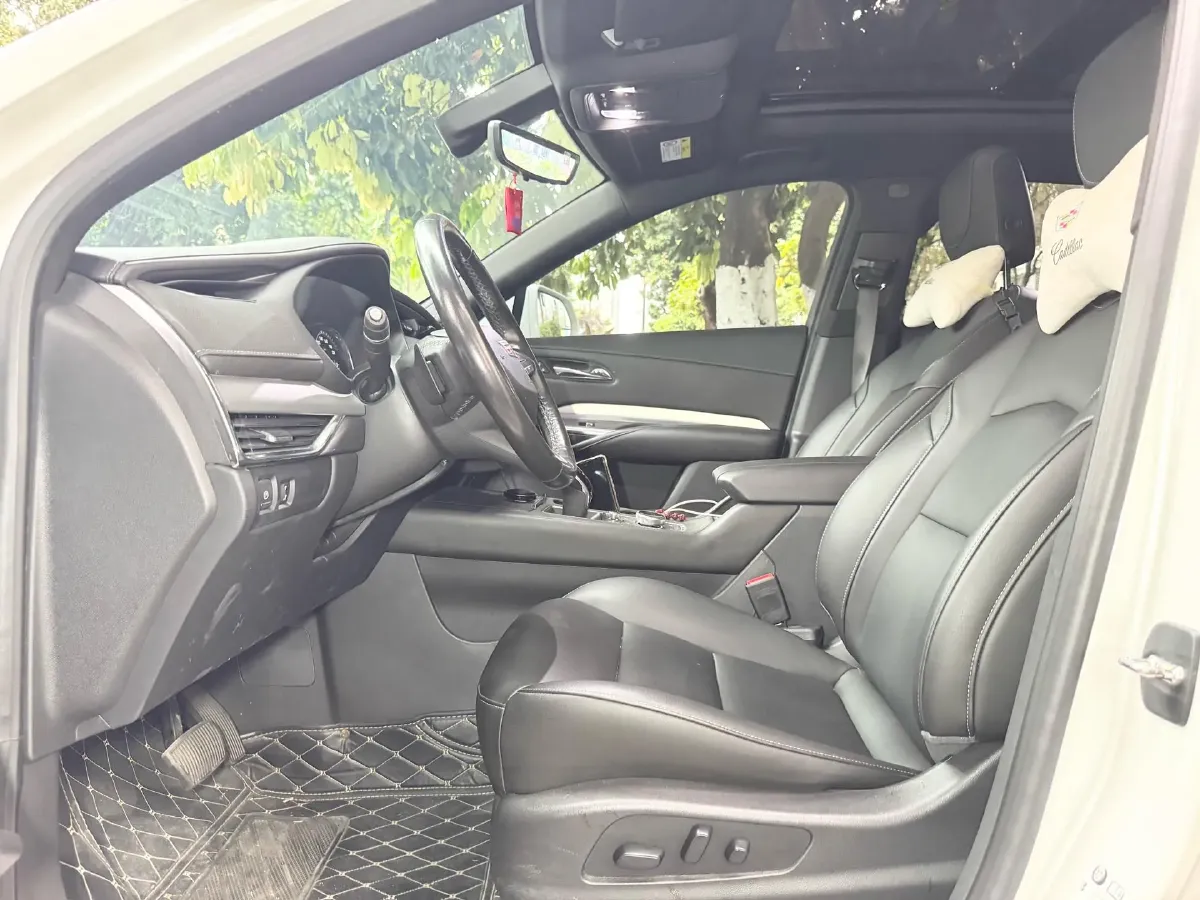 2020 Cadillac XT4 2.0T 241HP L4 9AT,autocango,china used car exporter,china ev exporter,chinese used car exporter,chinese used ev exporter