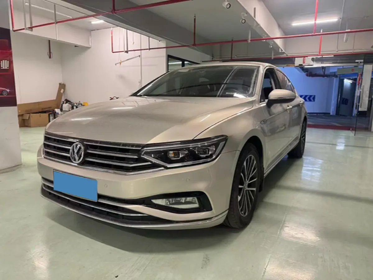 2020 Volkswagen Magotan 2.0T 186HP L4 7DCT,autocango,china used car exporter,china ev exporter,chinese used car exporter,chinese used ev exporter