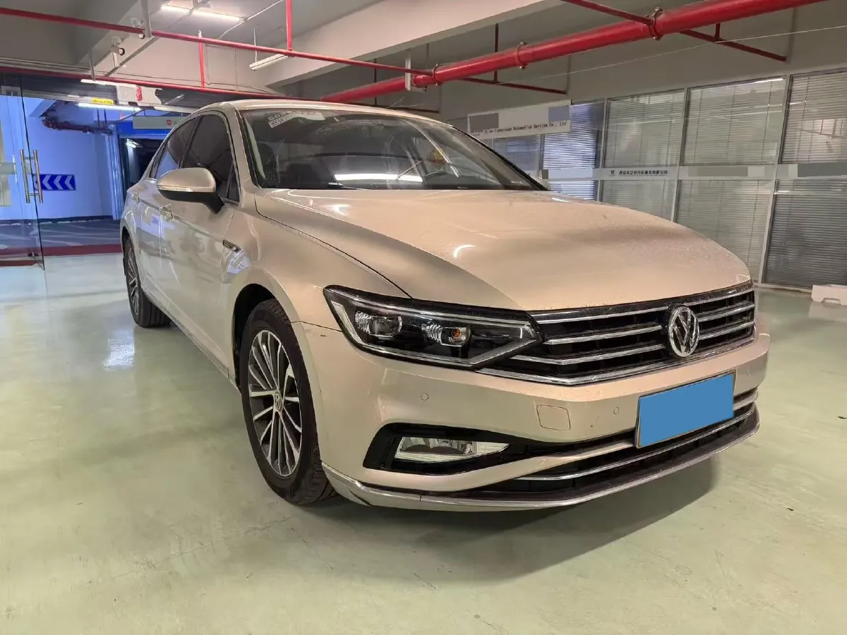 2020 Volkswagen Magotan 2.0T 186HP L4 7DCT,autocango,china used car exporter,china ev exporter,chinese used car exporter,chinese used ev exporter