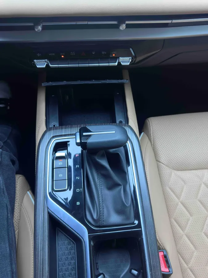 2022 Venucia T60 1.6L 126HP L4 CVT,autocango,china used car exporter,china ev exporter,chinese used car exporter,chinese used ev exporter