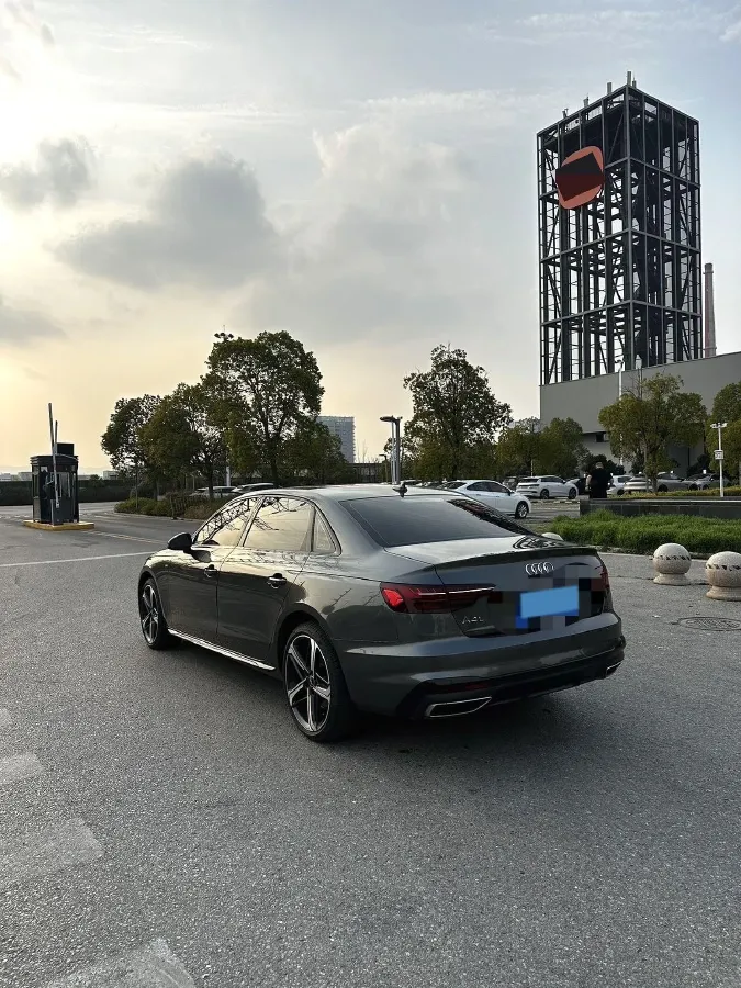 2024 Audi A4L 2.0T 190HP L4 7DCT,autocango,china used car exporter,china ev exporter,chinese used car exporter,chinese used ev exporter